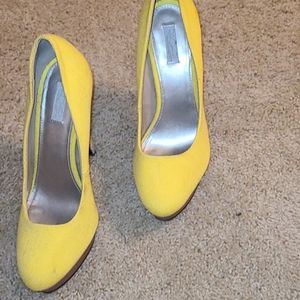 Yellow pumps 💛